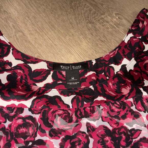 White House Black Market Red Rose Floral Ruffle Layered Sleeveless Blouse Top - Picture 4 of 6